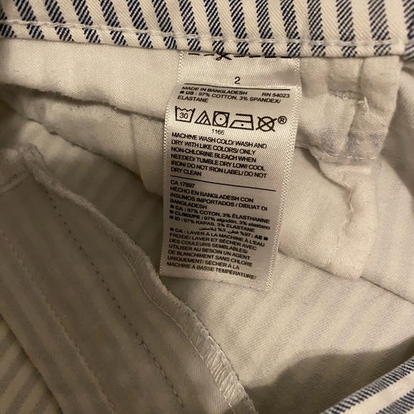 Old Navy pixie pants size two. - Picture 4 of 6